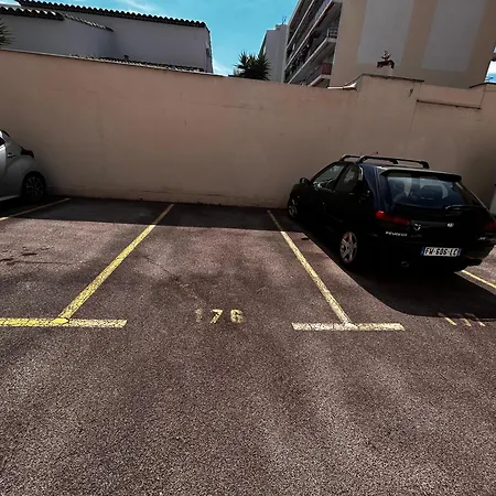 Apartment Superbe Studio, 200 M De La Mer, Climatise Avec Terrasse Et Parking Prive Cagnes-sur-Mer