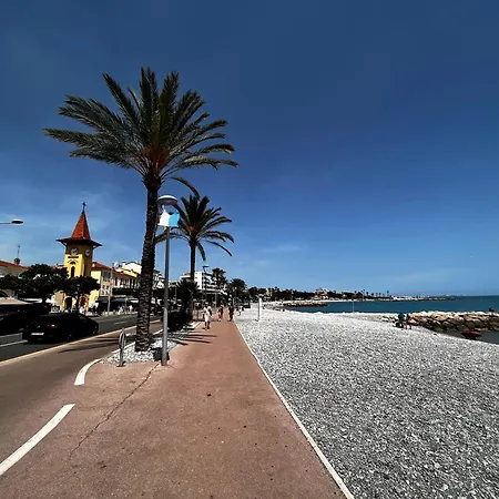 Superbe Studio, 200 M De La Mer, Climatise Avec Terrasse Et Parking Prive Cagnes-sur-Mer