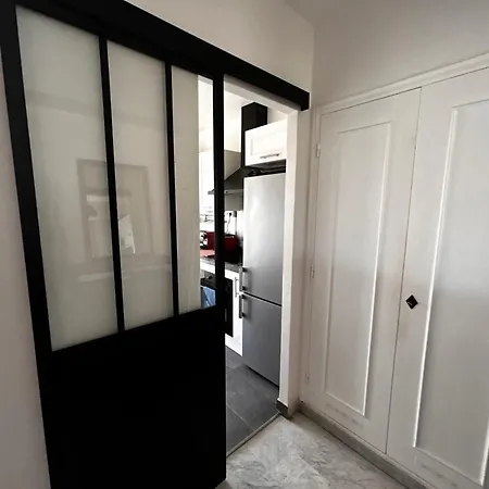 Apartment Superbe Studio, 200 M De La Mer, Climatise Avec Terrasse Et Parking Prive *