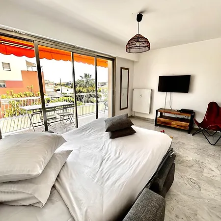 Superbe Studio, 200 M De La Mer, Climatise Avec Terrasse Et Parking Prive Apartment Cagnes-sur-Mer